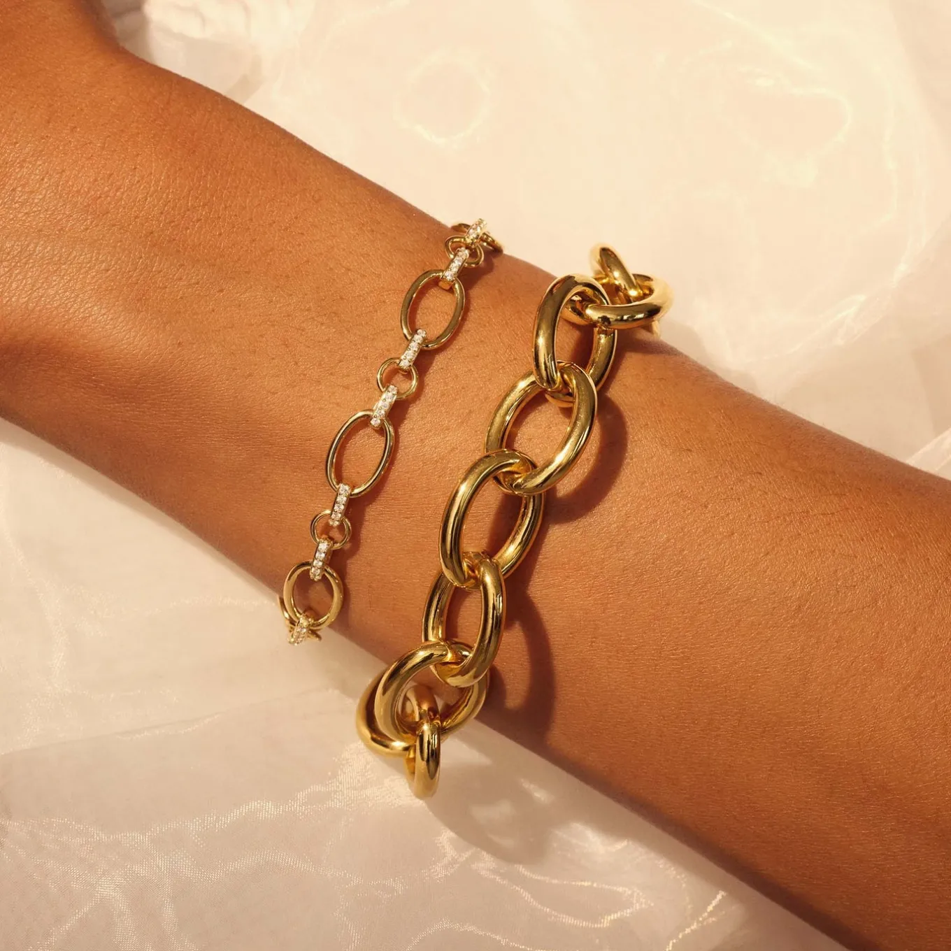 bibbiena_poppi_clara__ste_1-3.webp Bibbiena Poppi Clara 925 sterling zilver gold plated Schakelarmband  met zirkonia stenen