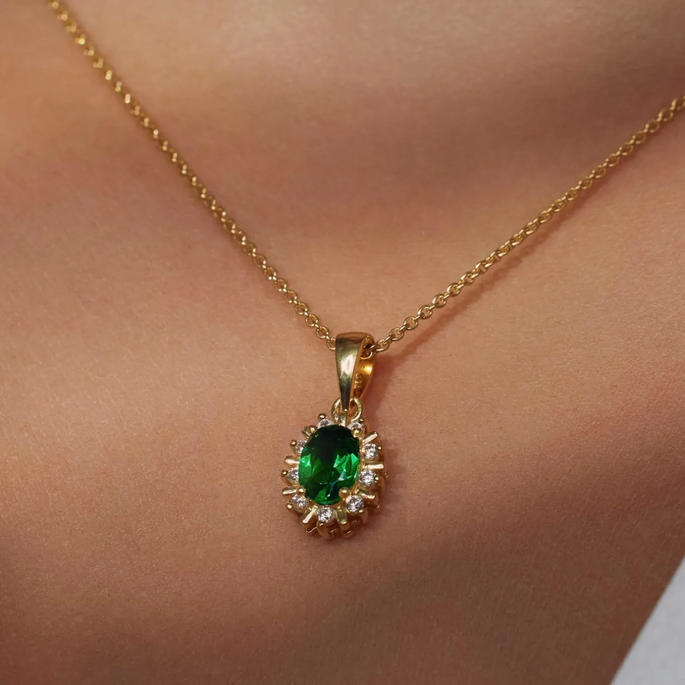 mia_colore_verdi__sterlin_2-1.webp Mia Colore Verdi 925 sterling zilver gold plated Ketting met groene zirkonia steen
