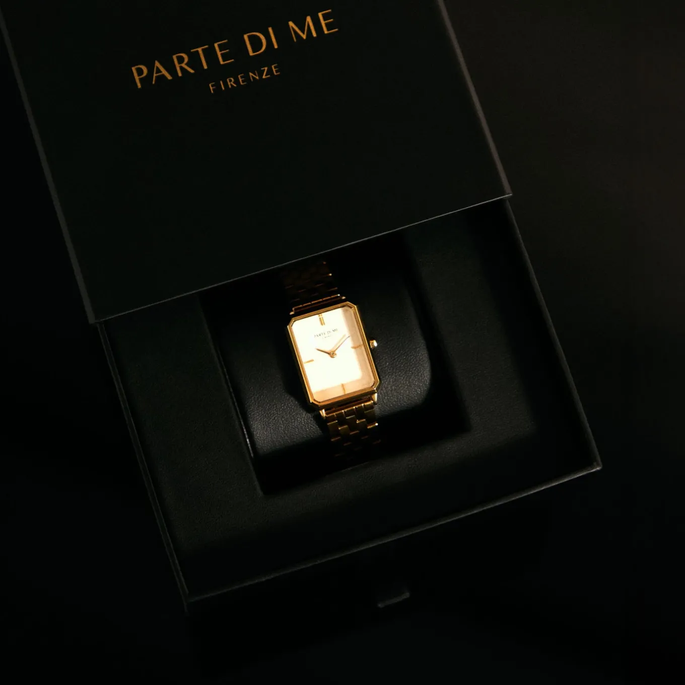 orologio_rechthoekig_dame_5-12.webp Orologio rechthoekig dameshorloge goudkleurig