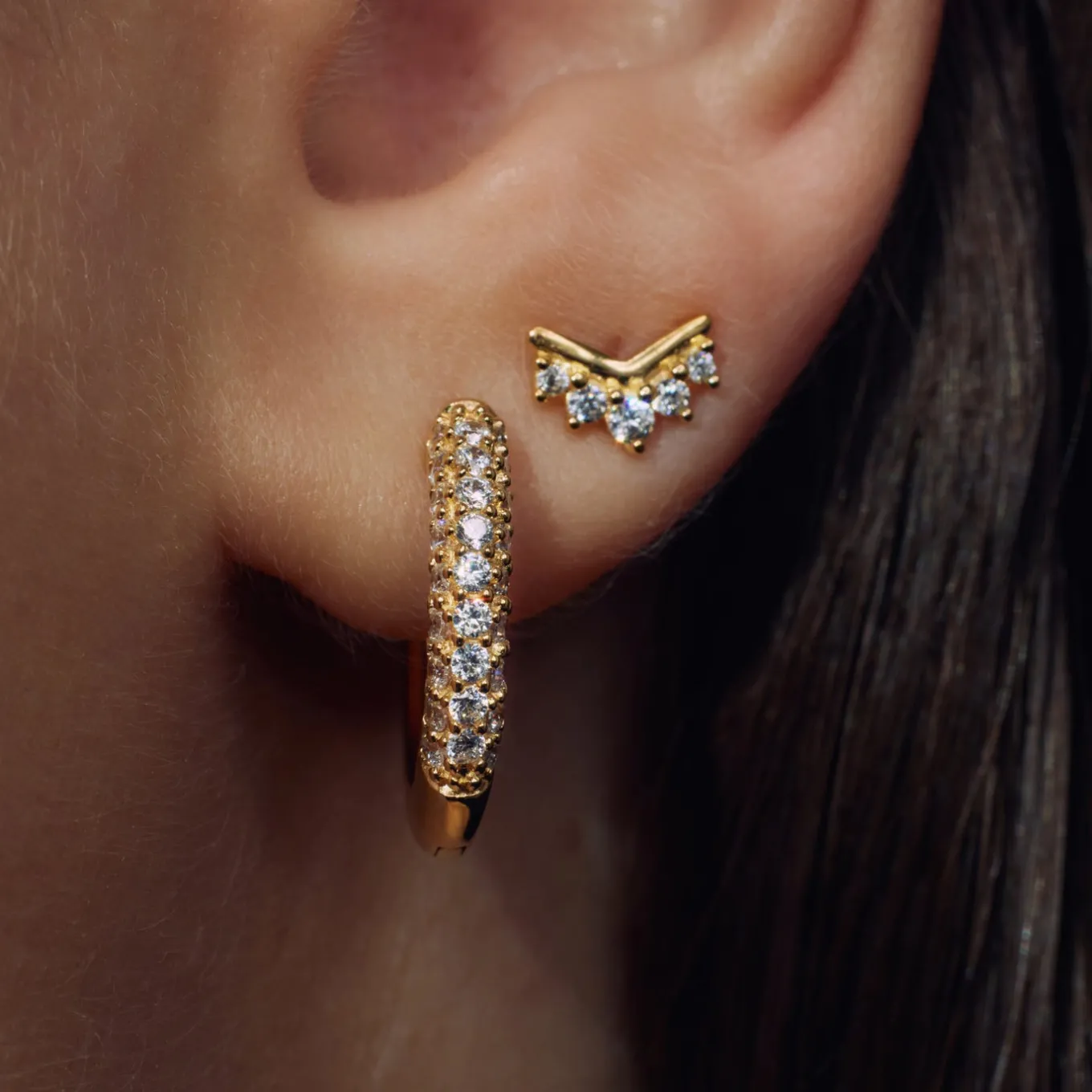 sorprendimi__sterling_zil_2-32.webp Sorprendimi 925 sterling zilver gold plated oorbellen bezet met zirkonia steentjes